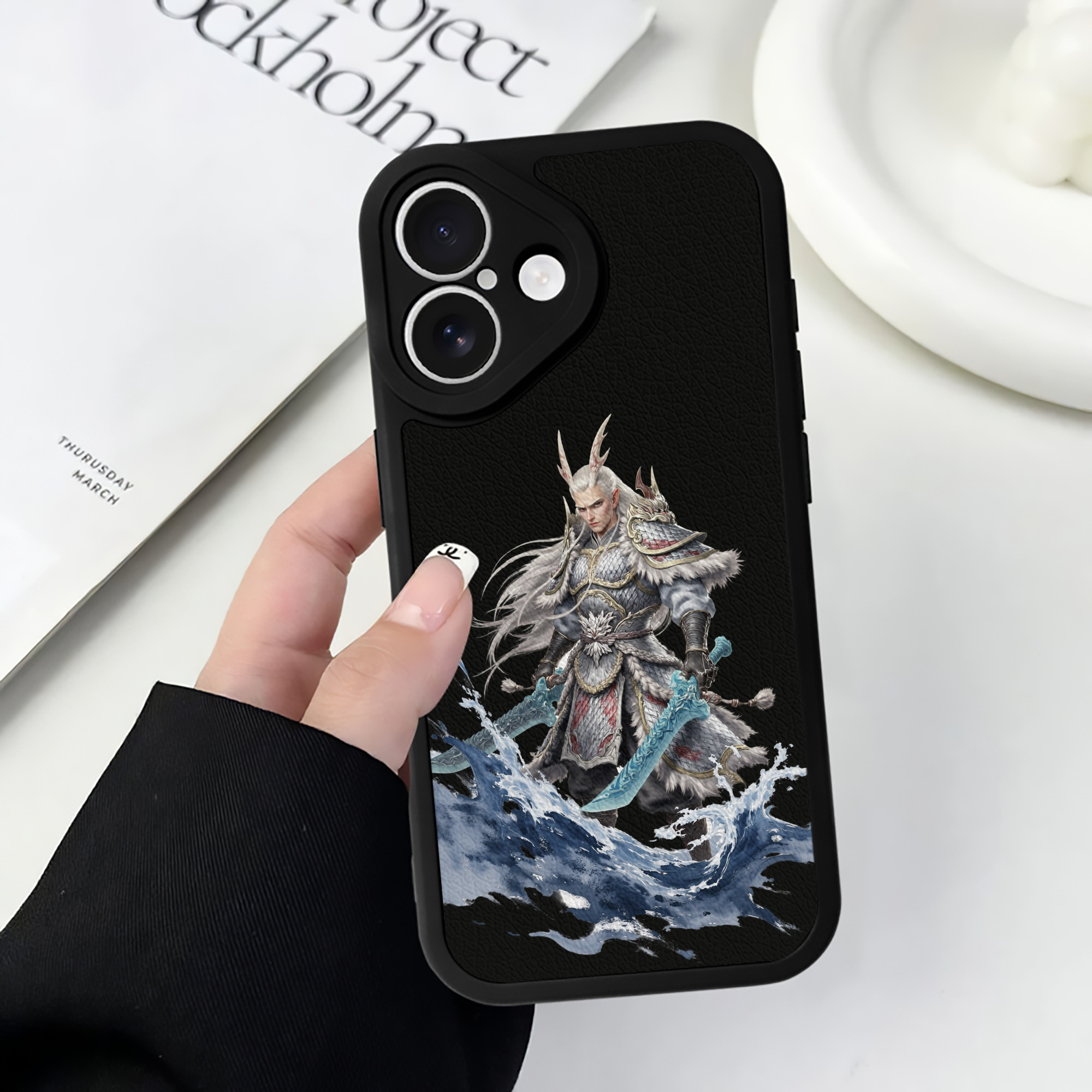 （画像用） Ne Zha 2 ナタ 魔童の大暴れ 【iPhone 16シリーズ対応】シリコンスマホケース（レザー調） 材質：シリコン